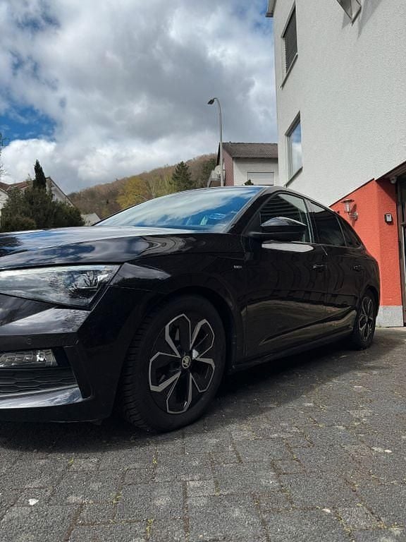 Gebraucht Skoda Scala 150 PS (110 kW) 2019 Schwarz Kleinwagen