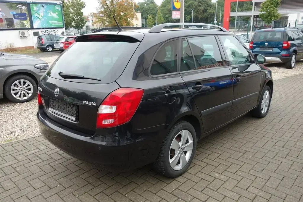 Gebraucht Skoda Fabia Fresh 69 PS (50 kW) 2014 Schwarz Kombi