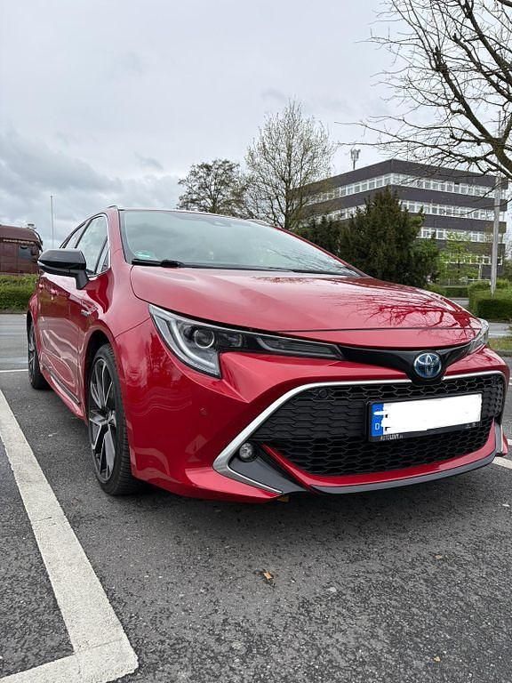 Rot Gebraucht 2020 Toyota Corolla Lounge Kombi | 20.000 € (Guter Preis) - Bild 1/4