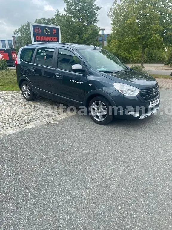 Gebraucht Dacia Lodgy Stepway 102 PS (75 kW) 2019 Van / Kleinbus