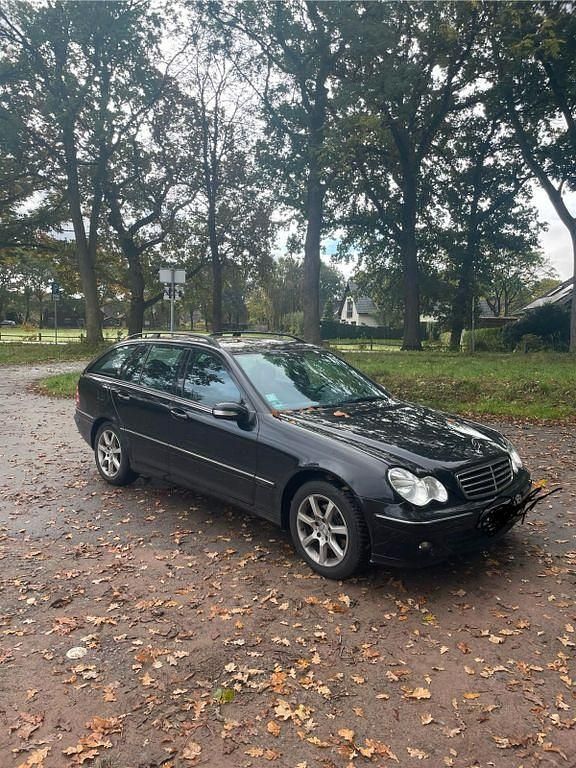Schwarz Gebraucht 2006 Mercedes C200 Avantgarde Kombi | 1.900 € (Guter Preis) - Bild 1/4