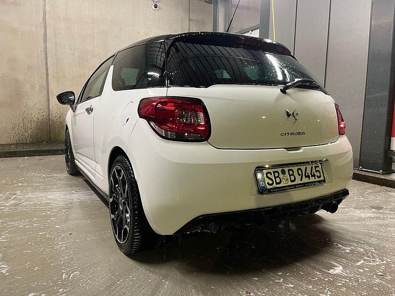 Weiß Gebraucht 2011 Citroën DS3 Kleinwagen | 3.200 € (Fairer Preis) - Bild 1/4