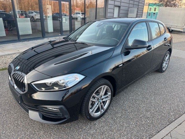 Schwarz Gebraucht 2020 BMW 120 Kleinwagen | 23.990 € (Fairer Preis) - Bild 1/4
