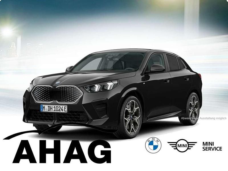 Black sapphire metallic Gebraucht 2025 BMW iX2 M Sport SUV | 51.900 € (Teuer) - Bild 1/4