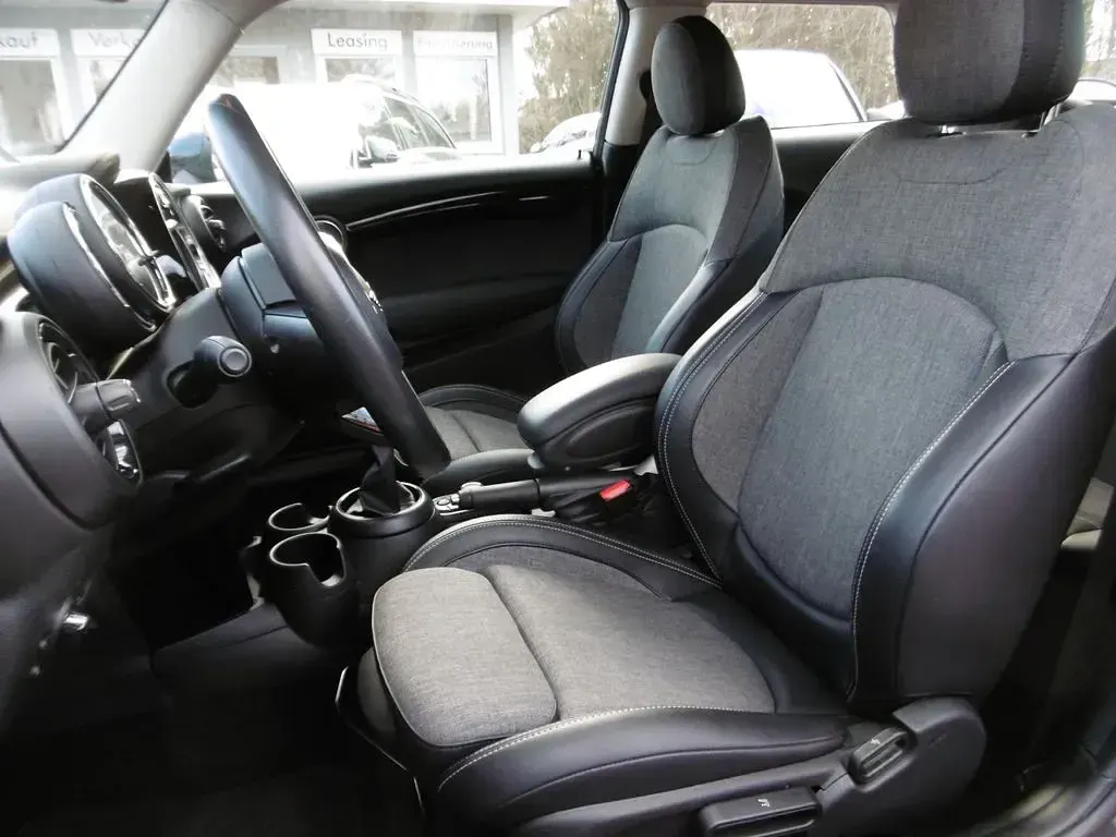 Gebraucht Mini Cooper D 116 PS (85 kW) 2018 Grau Kleinwagen