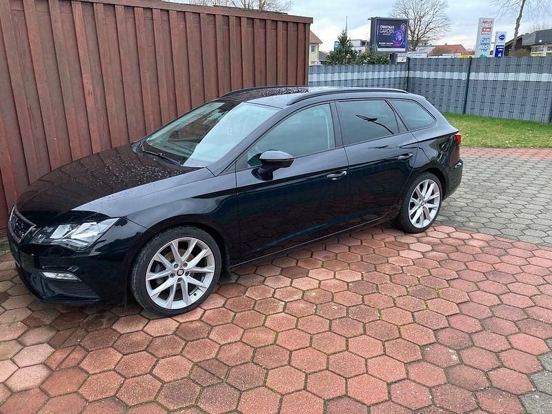 Schwarz Gebraucht 2018 Seat Leon ST FR Kombi | 11.599 € (Fairer Preis) - Bild 1/4