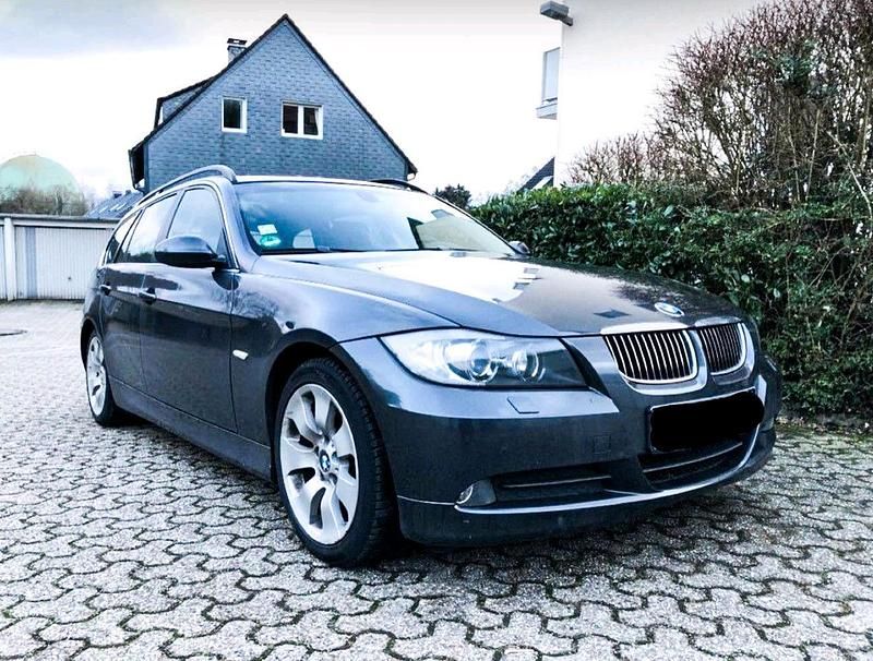 Grau Gebraucht 2007 BMW 325 Kombi | 7.900 € - Bild 1/4