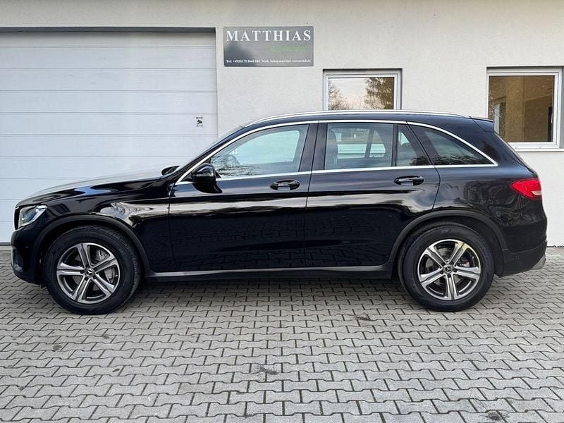 Gebraucht Mercedes GLC250 211 PS (155 kW) 2017 Obsidianschwarz SUV