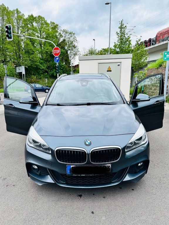Grau Gebraucht 2017 BMW 218 Gran Tourer M Sport Van / Kleinbus | 13.500 € (Fairer Preis) - Bild 1/4