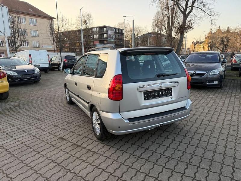 Gebraucht Mitsubishi Space Star 111 PS (81 kW) 2003 Silber Van / Kleinbus