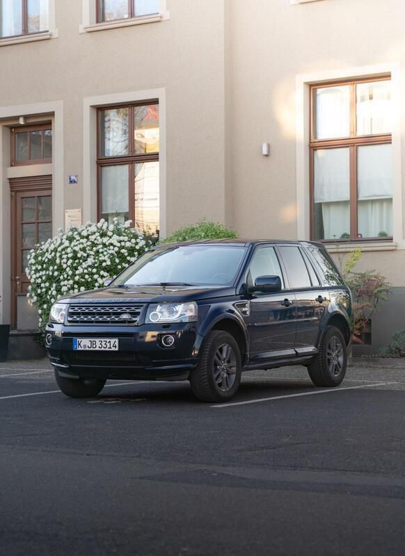 Blau Gebraucht 2015 Land Rover Freelander 2 SUV | 12.000 € - Bild 1/4