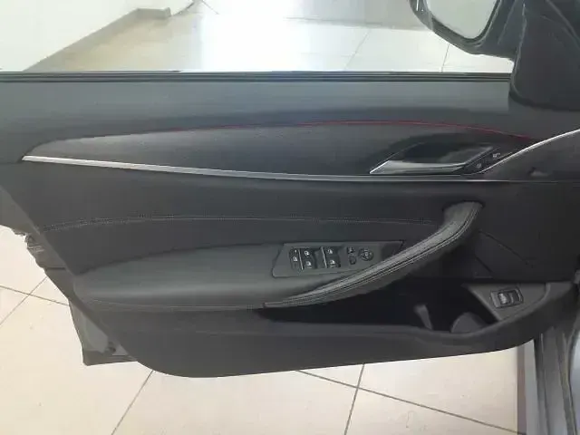 Gebraucht BMW 530 Sport Line 252 PS (185 kW) 2020 Bluestone metallic Kombi
