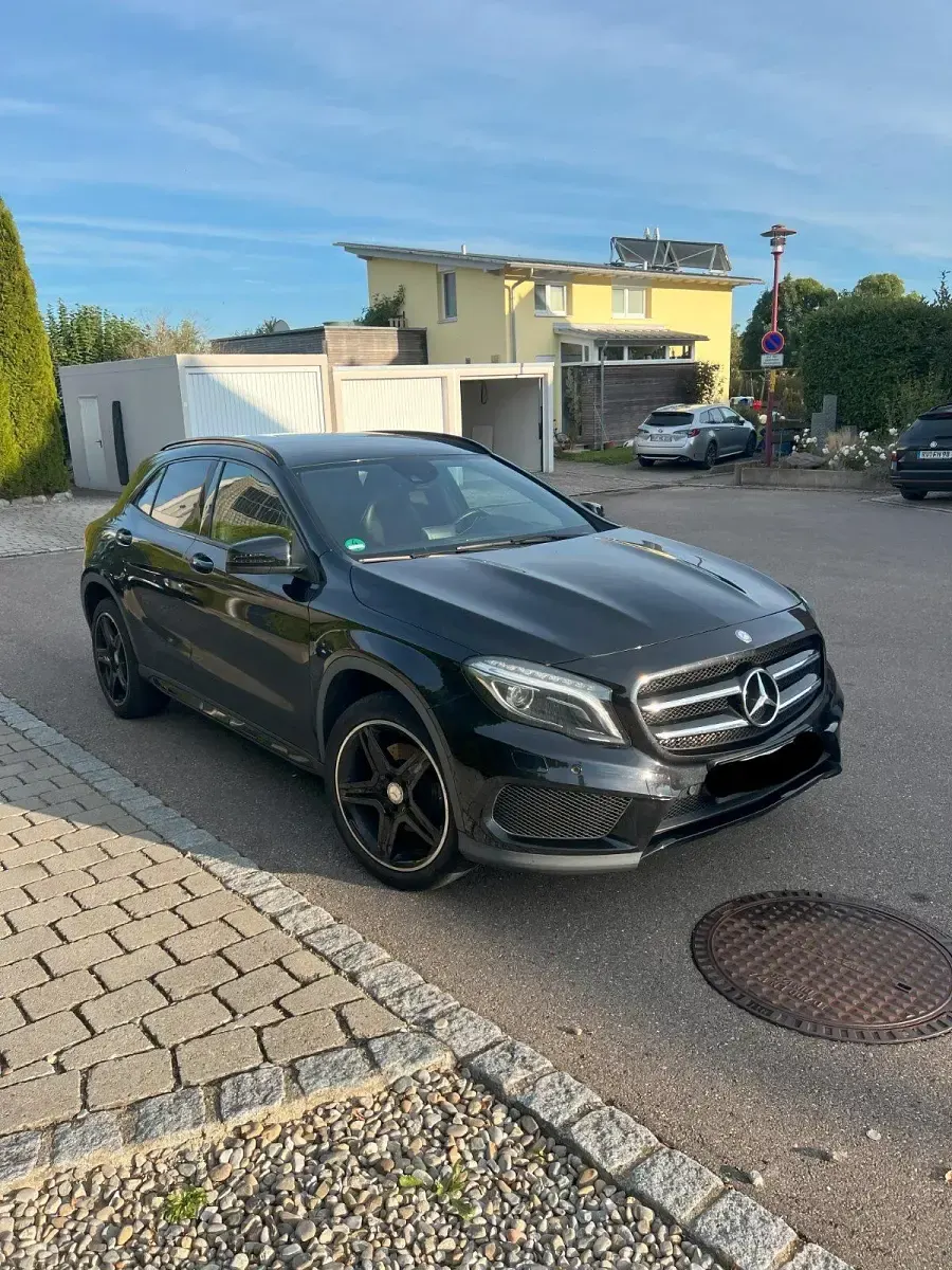 Gebraucht Mercedes GLA250 AMG line 211 PS (155 kW) 2015 Schwarz SUV
