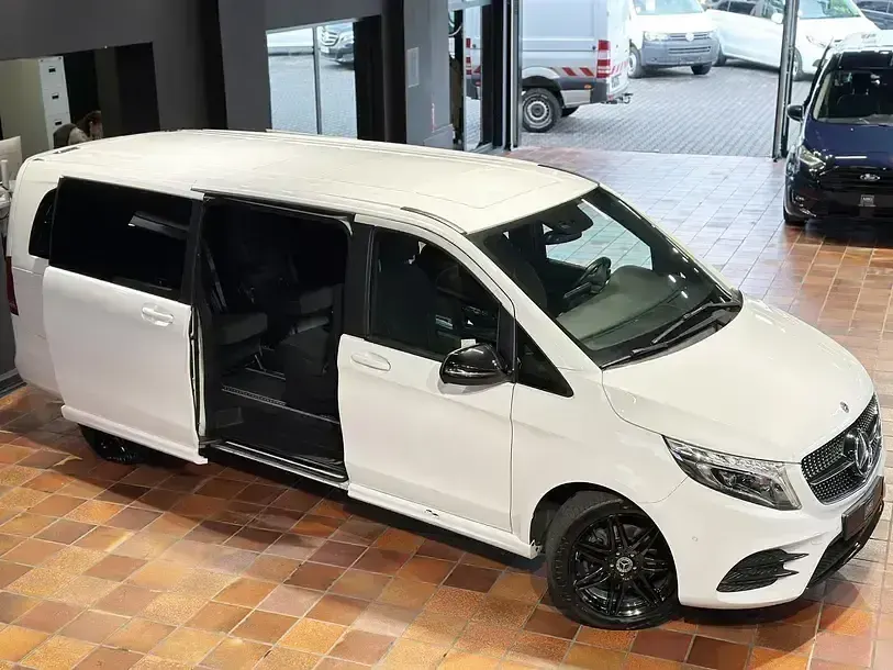 Gebraucht Mercedes V300 AMG line 237 PS (174 kW) 2022 Bergkristallweiß metallic mb 9 Van / Kleinbus