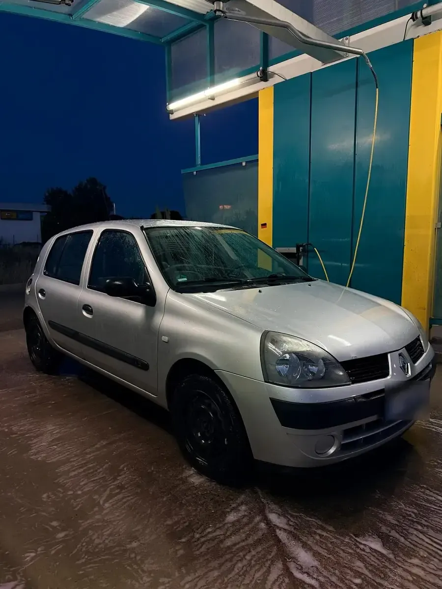 Gebraucht Renault Clio 60 PS (44 kW) 2006 Silber Kleinwagen