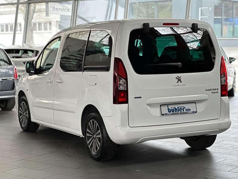 Gebraucht Peugeot Partner Active 99 PS (72 kW) 2015 Lack weiss banquise/deckende l Van / Kleinbus