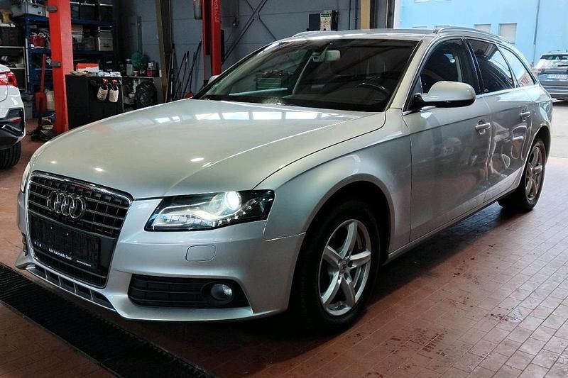 Silber Gebraucht 2012 Audi A4 Kombi | 6.499 € (Superpreis) - Bild 1/4