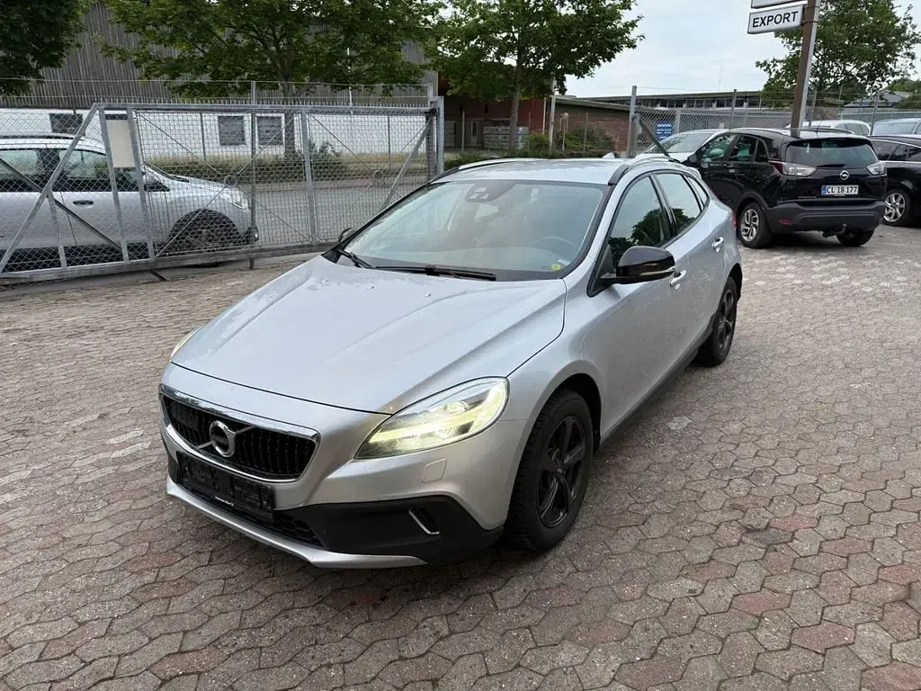 Gebraucht Volvo V40 CC Plus 150 PS (110 kW) 2019 Silber Kombi