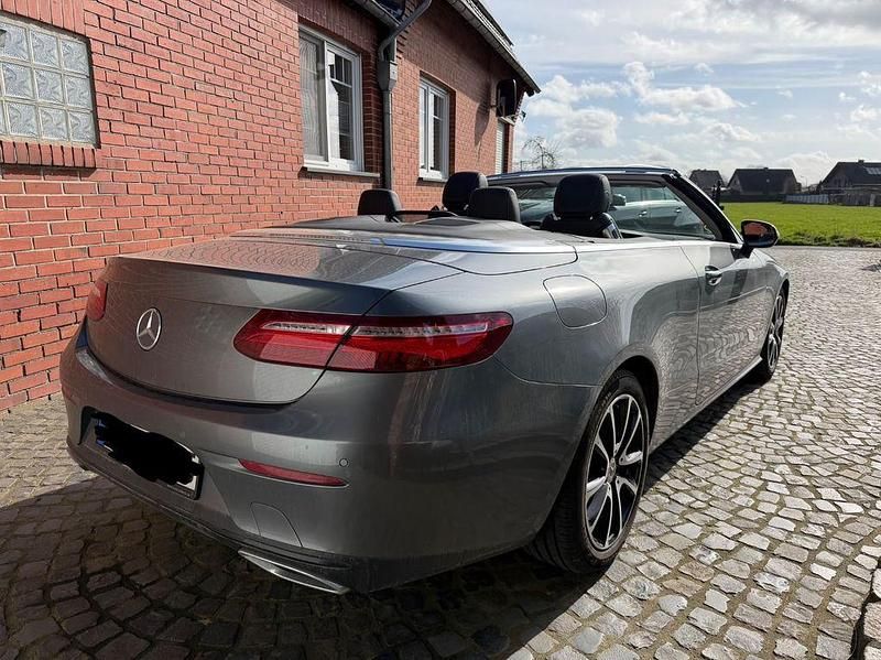 Gebraucht Mercedes E220 194 PS (142 kW) 2019 Grau Cabrio