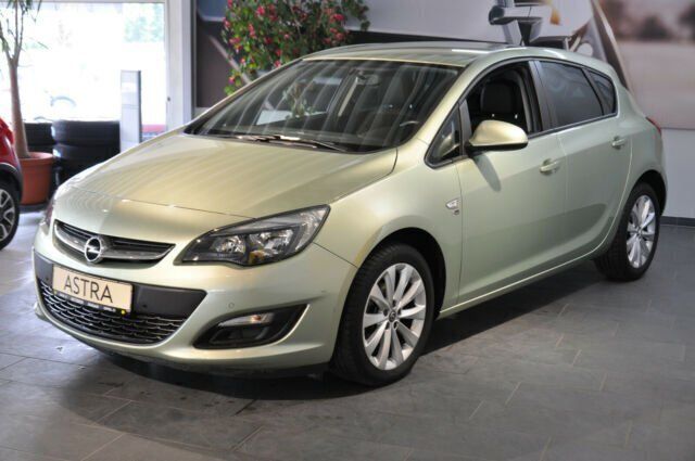Gebraucht Opel Astra 140 PS (102 kW) 2012 Grün metallic Limousine