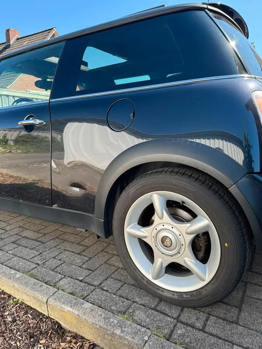 Brugt Mini ONE 90 HK (66 kW) 2004 Sort Hatchback
