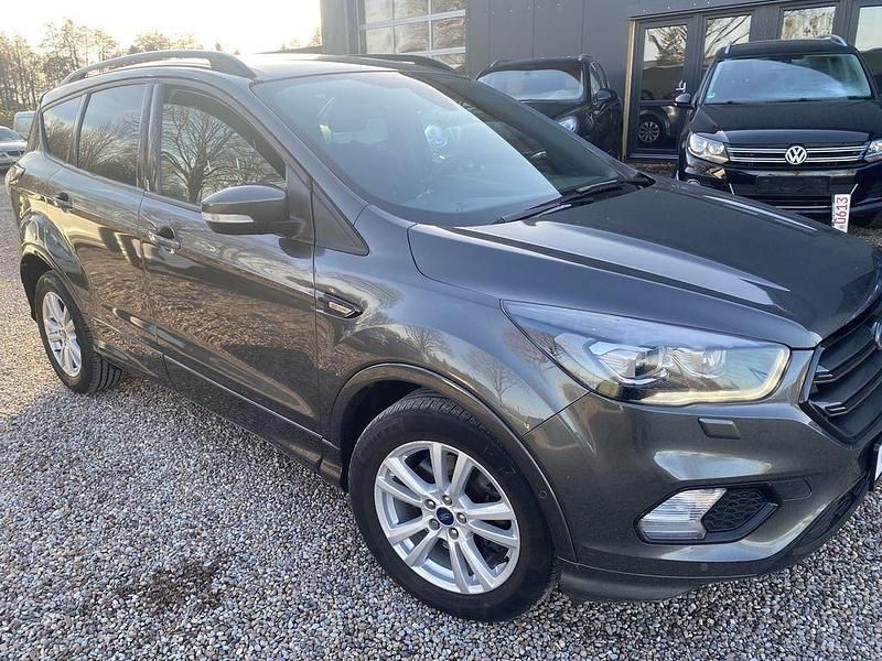 Gebraucht Ford Kuga ST-Line 175 PS (128 kW) 2019 Magneticgrau SUV