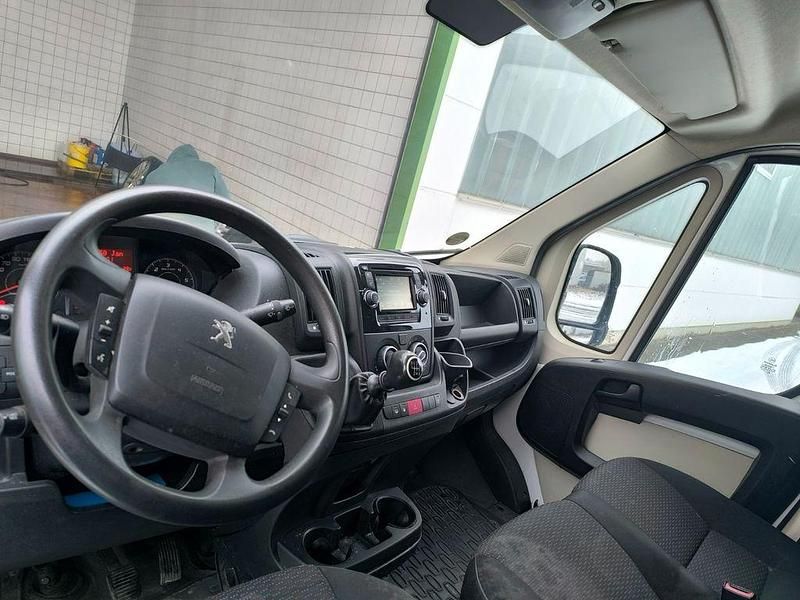 Gebraucht Peugeot Boxer 131 PS (96 kW) 2018 Weiß Van