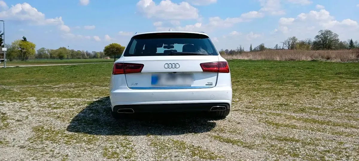 Gebraucht Audi A6 Ambiente 272 PS (200 kW) 2015 Weiß Kombi