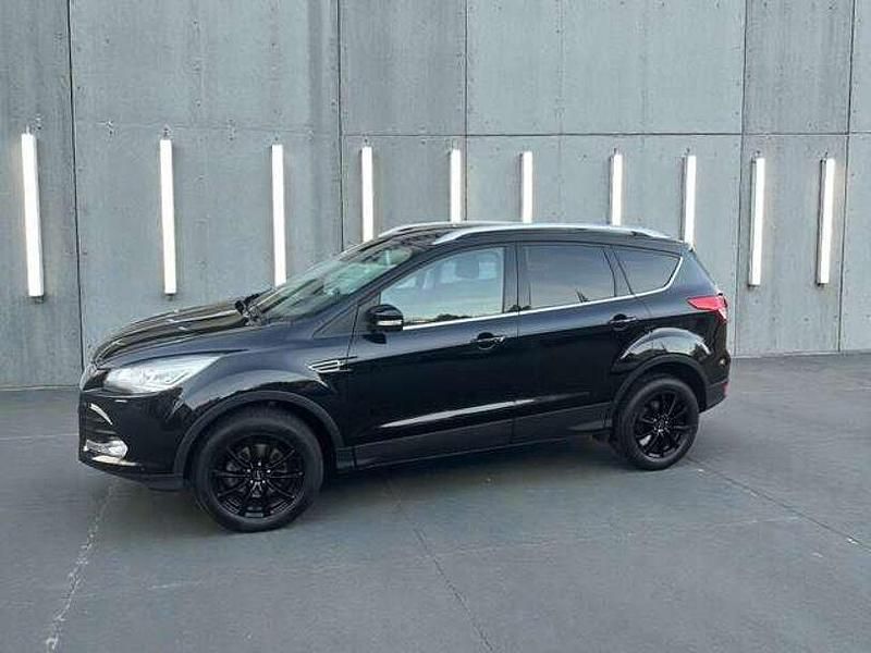 Gebraucht Ford Kuga Titanium 150 PS (110 kW) 2016 Iridiumschwarz metallic (metallic) SUV