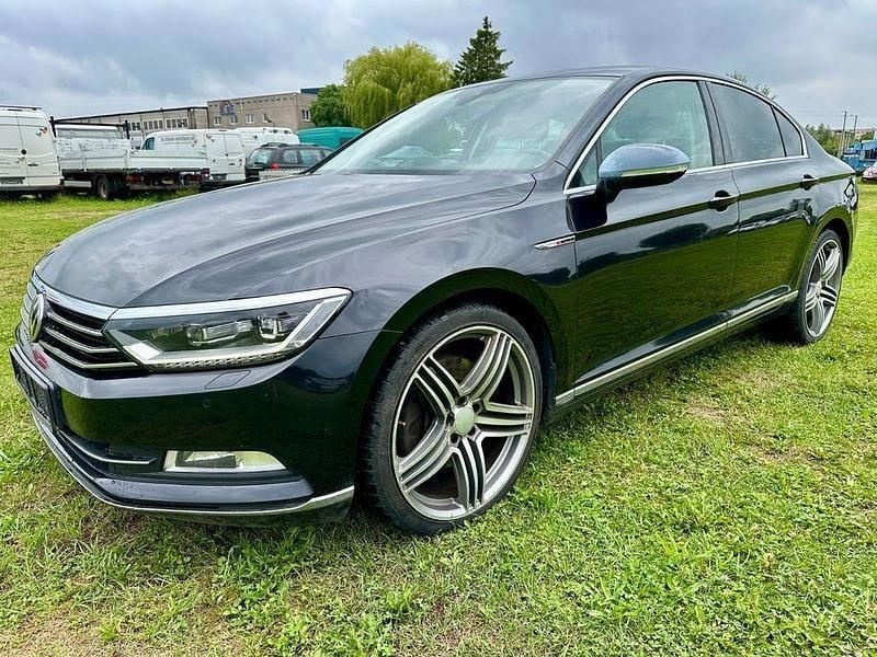 Schwarz Gebraucht 2016 VW Passat Highline Limousine | 10.000 € (Superpreis) - Bild 1/4