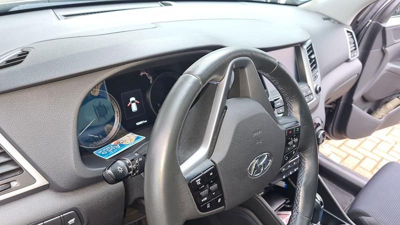 Gebraucht Hyundai Tucson Premium 177 PS (130 kW) 2016 Grau SUV