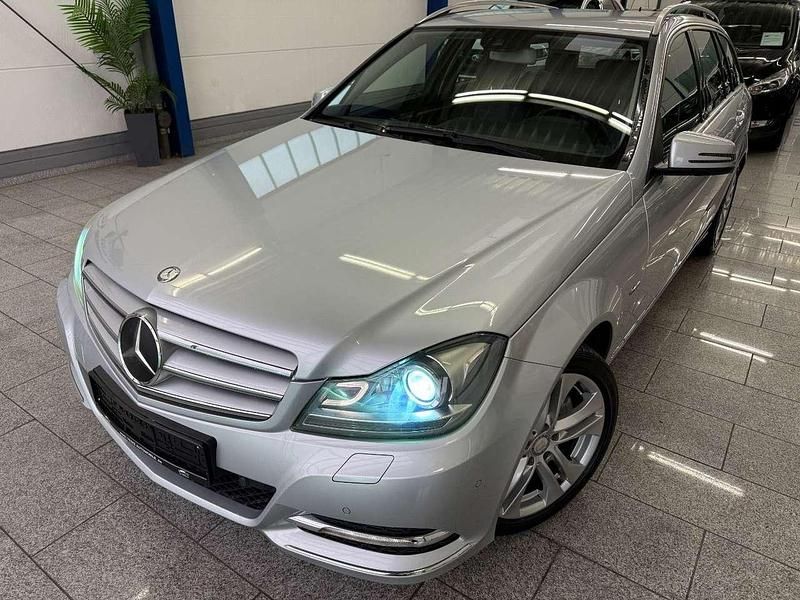 Silber Gebraucht 2011 Mercedes C200 Kombi | 10.790 € (Fairer Preis) - Bild 1/4