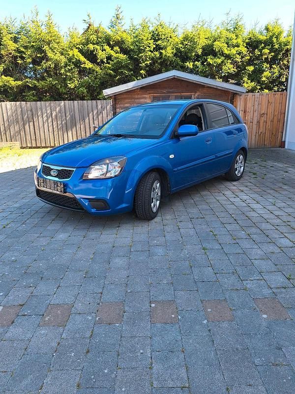 Blau Gebraucht 2010 Kia Rio 2 Limousine | 1.750 € (Fairer Preis) - Bild 1/4