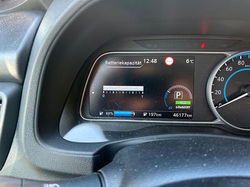 Gebraucht Nissan Leaf Visia 110 kW (150 PS) 2021 Weiß Kleinwagen