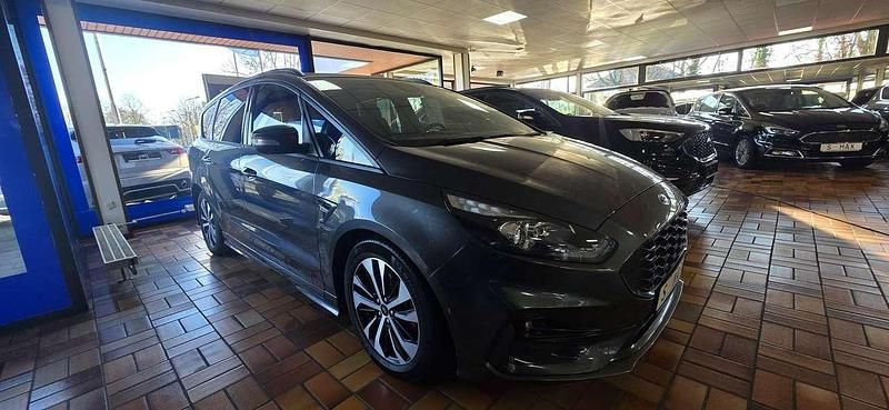 Grau Gebraucht 2021 Ford S-MAX ST-Line Van / Kleinbus | 27.990 € (Teuer) - Bild 1/4