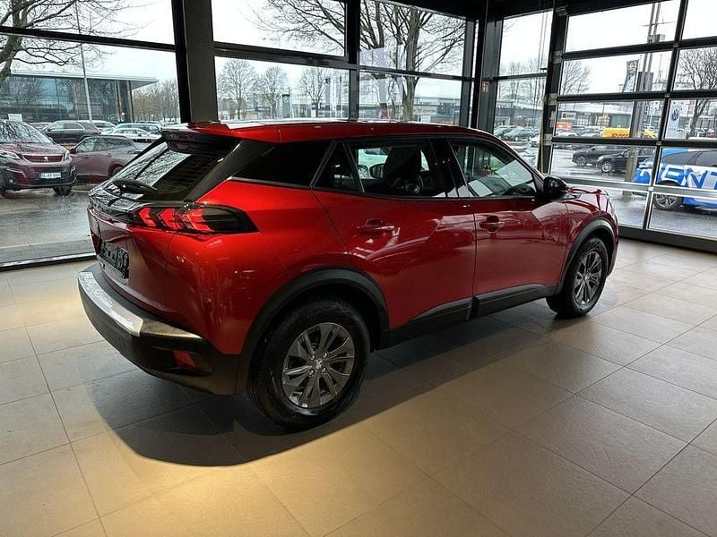 Gebraucht Peugeot e-2008 Active 100 kW (136 PS) 2022 Rot SUV
