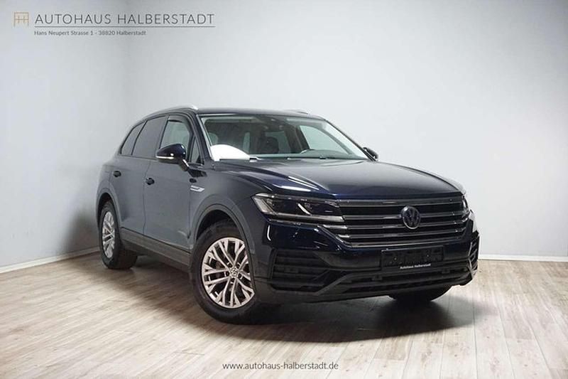 Moonlight blue perlcolo (metallic) Gebraucht 2019 VW Touareg SUV | 32.490 € (Guter Preis) - Bild 1/3