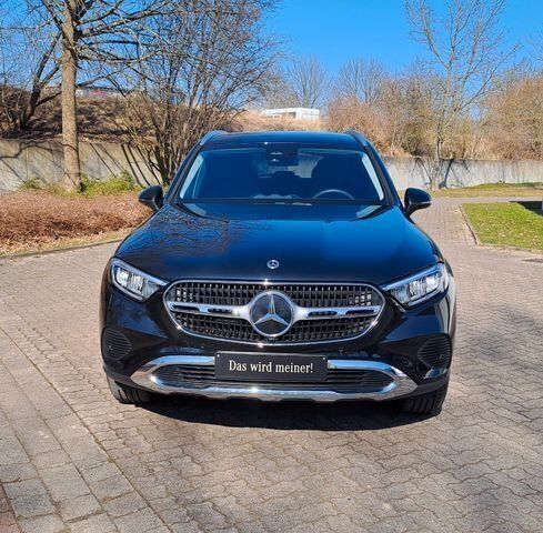 Gebraucht Mercedes GLC200 Avantgarde 204 PS (150 kW) 2024 Schwarz SUV