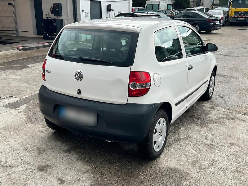 Gebraucht VW Fox 40 PS (29 kW) 2006 Weiß Kleinwagen