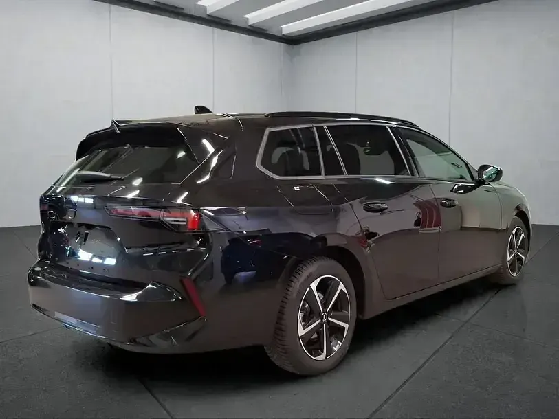 Gebraucht Opel Astra 131 PS (96 kW) 2025 Schwarz Kleinwagen