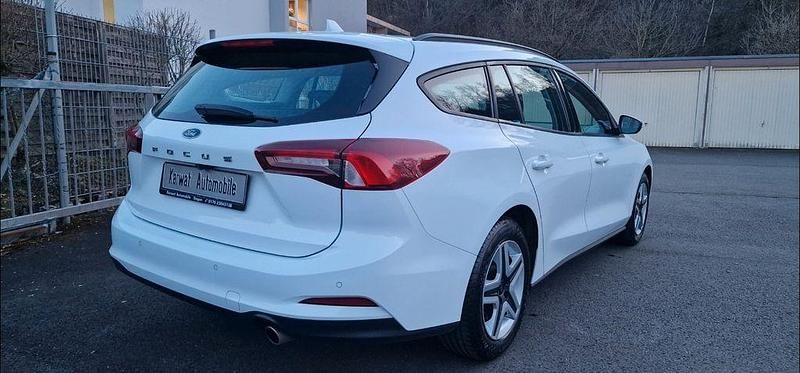 Gebraucht Ford Focus 120 PS (88 kW) 2022 Weiß Kombi