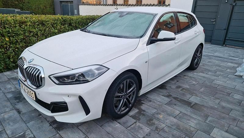 Weiß Gebraucht 2020 BMW 118 M Sport Kleinwagen | 19.900 € (Guter Preis) - Bild 1/4