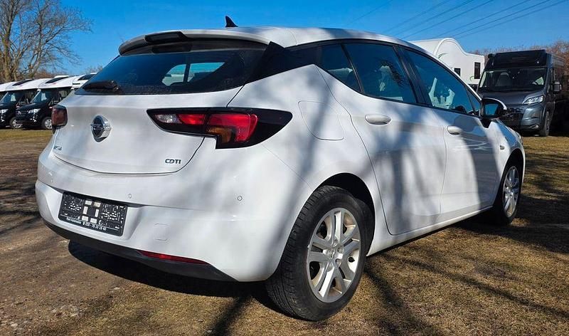 Gebraucht Opel Astra Edition 110 PS (80 kW) 2018 Weiß Limousine