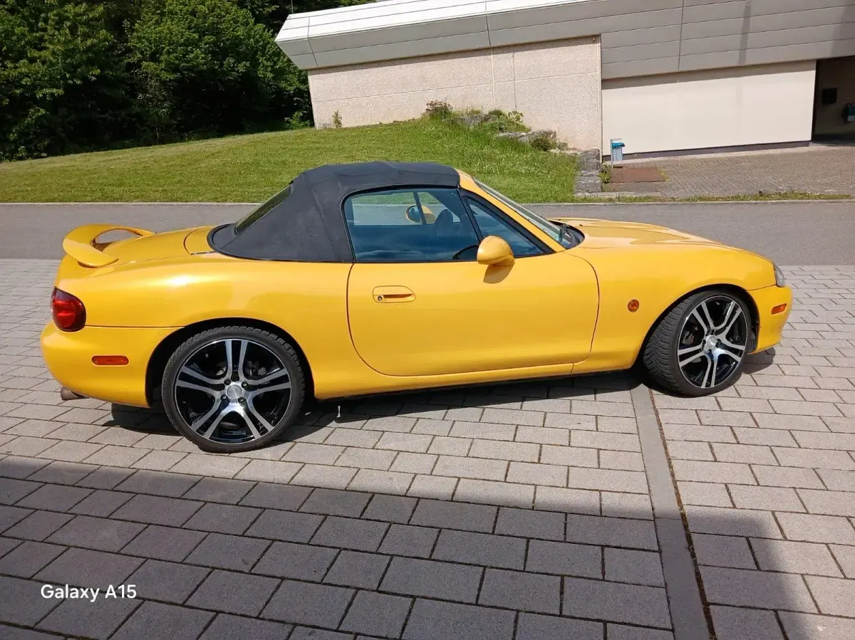 Gebraucht Mazda MX5 110 PS (80 kW) 2002 Gelb Cabrio