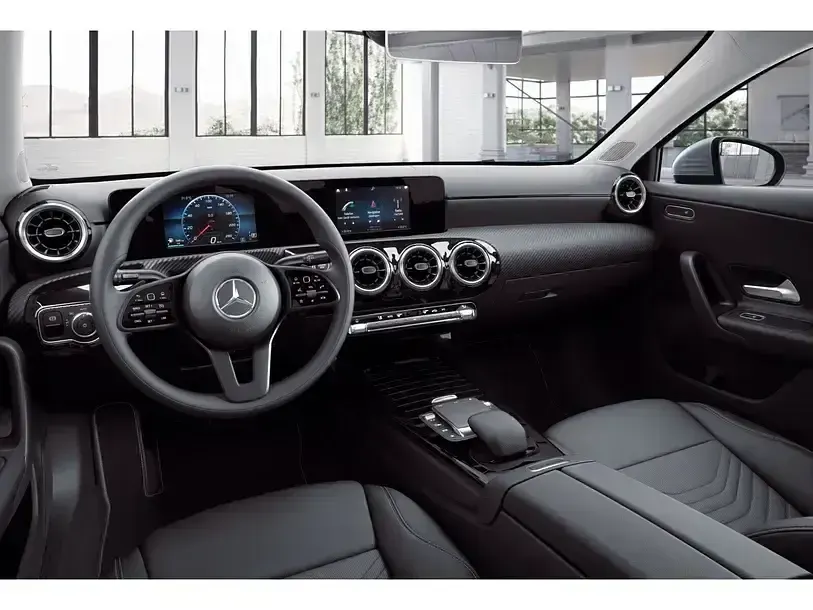Gebraucht Mercedes A180 116 PS (85 kW) 2023 Silber Limousine