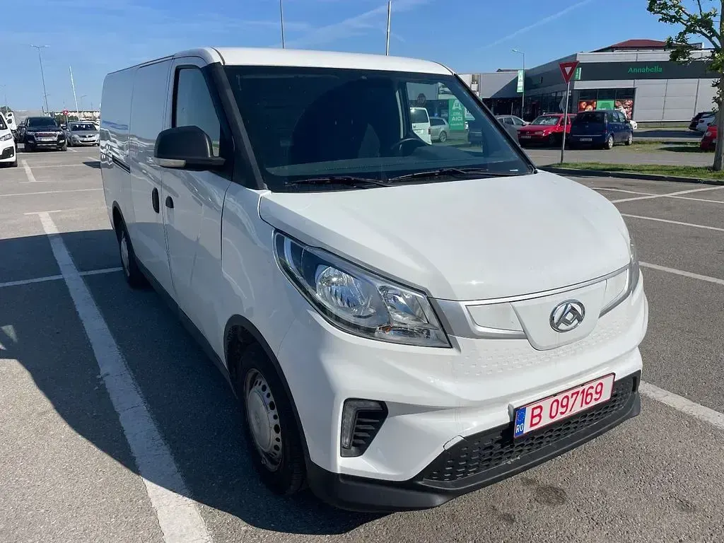 Begagnad Maxus eDeliver 3 117 kW (160 HK) 2023 Vit Van