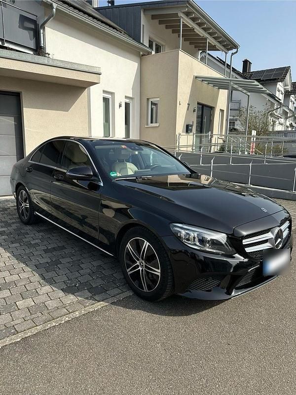 Gebraucht Mercedes C220 Avantgarde 194 PS (142 kW) 2020 Schwarz Limousine
