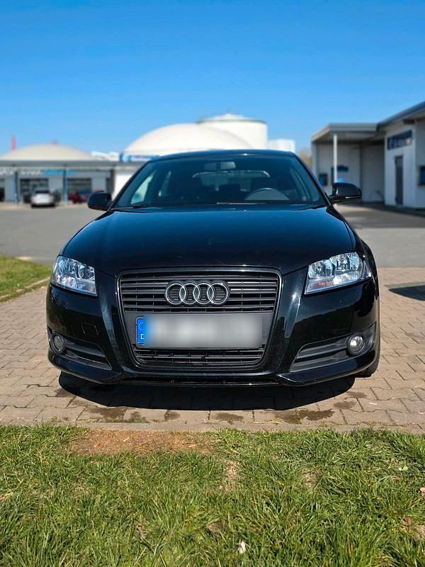 Schwarz Gebraucht 2010 Audi A3 S-Line Kleinwagen | 8.499 € (Teuer) - Bild 1/4