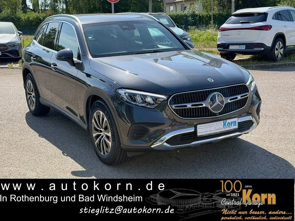 Gebraucht Mercedes GLC220 Avantgarde 197 PS (144 kW) 2025 Grau SUV