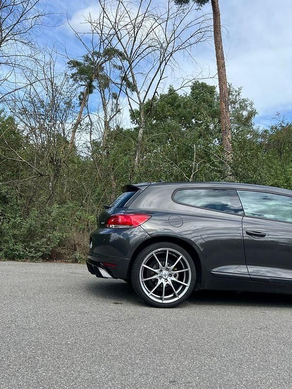 Second-hand VW Scirocco 140 CP (102 kW) 2012 Gri Coupe